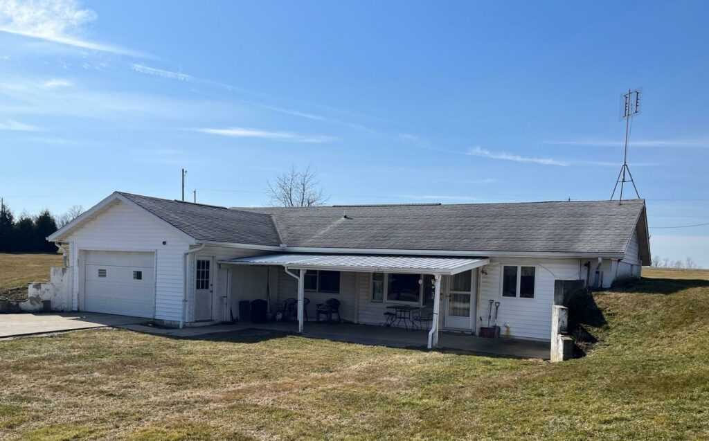 REAL ESTATE AUCTION Hahn Realty and Auction