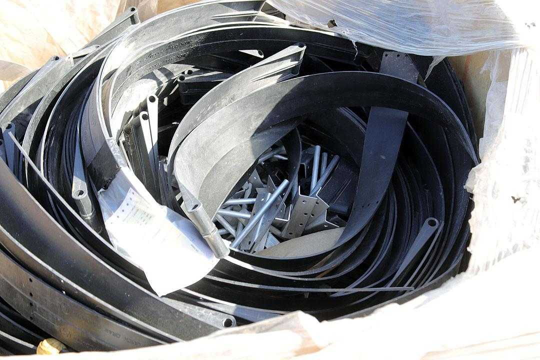 570
